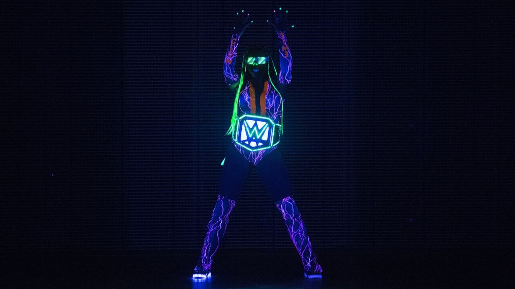 Naomi in one of her trademark WWE entrances