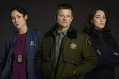 The Crossing - Sandrine Holt as Emma, Steve Zahn as Jude, and Natalie Martinez as Reece