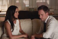 Meghan Markle as Rachel Zane and Patrick J. Adams as Michael Ross in Suits - Season 7