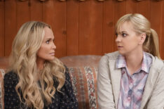 Kristin Chenoweth guest stars on Mom with Anna Faris