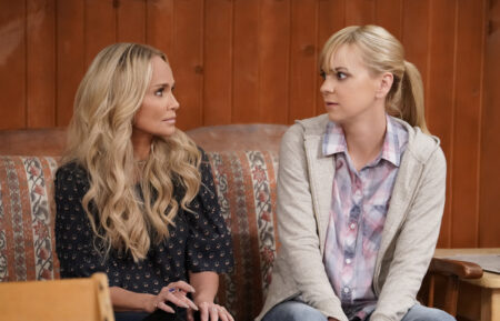 Kristin Chenoweth guest stars on Mom with Anna Faris