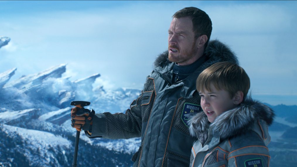 Toby Stephens as John Robinson, with Maxwell Jenkins as Will in Lost in Space