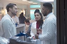 Ryan Eggold as Dr. Max Goodwin, Freema Agyeman as Dr. Helen Sharpe, Jocko Sims as Dr. Floyd Reynolds in Season 1 Episode 9 of 'New Amsterdam'