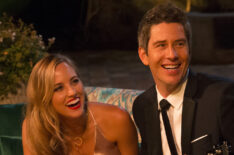 Kendall Long and Arie Luyendyk Jr. with a ukulele on 'The Bachelor'