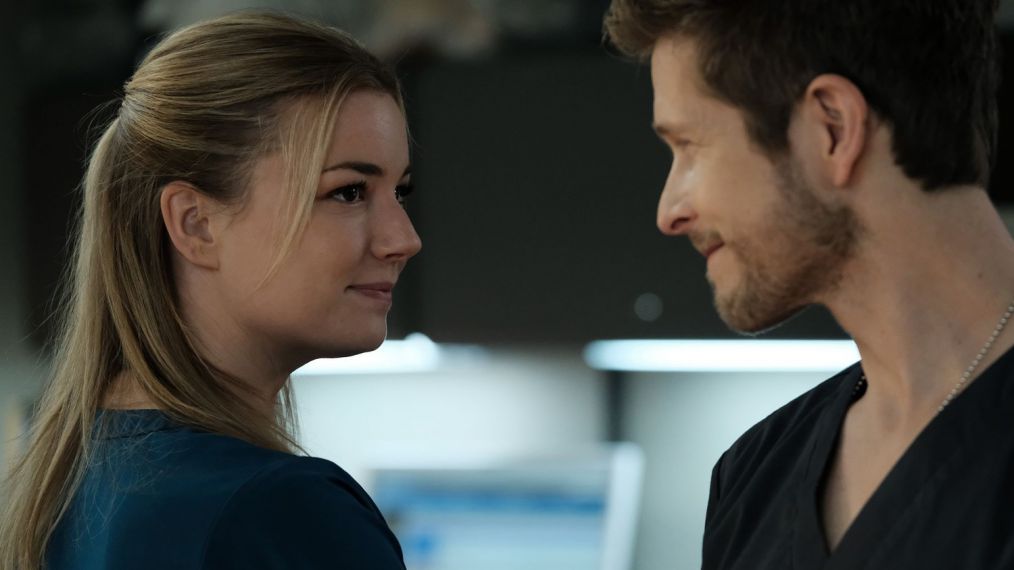 Emily VanCamp and Matt Czuchry in The Resident