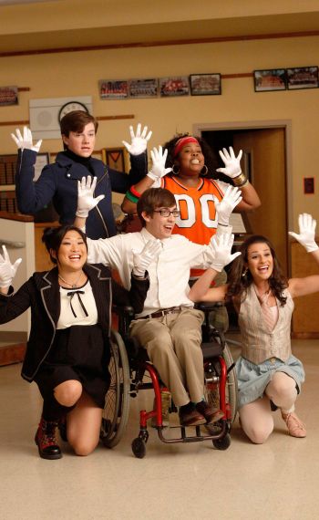 GLEE - Jenna Ushkowitz, Chris Colfer, Kevin McHale, Amber Riley, Lea Michele