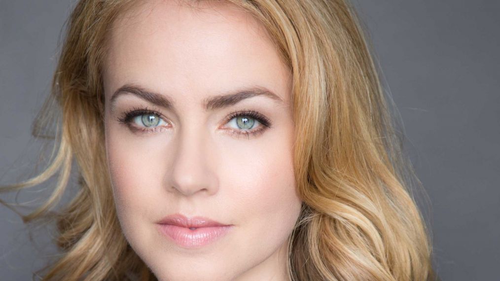 amanda schull on suits amanda schull as a series regular suits us just fine amanda schull on suits amanda schull as a series regular suits us just fine