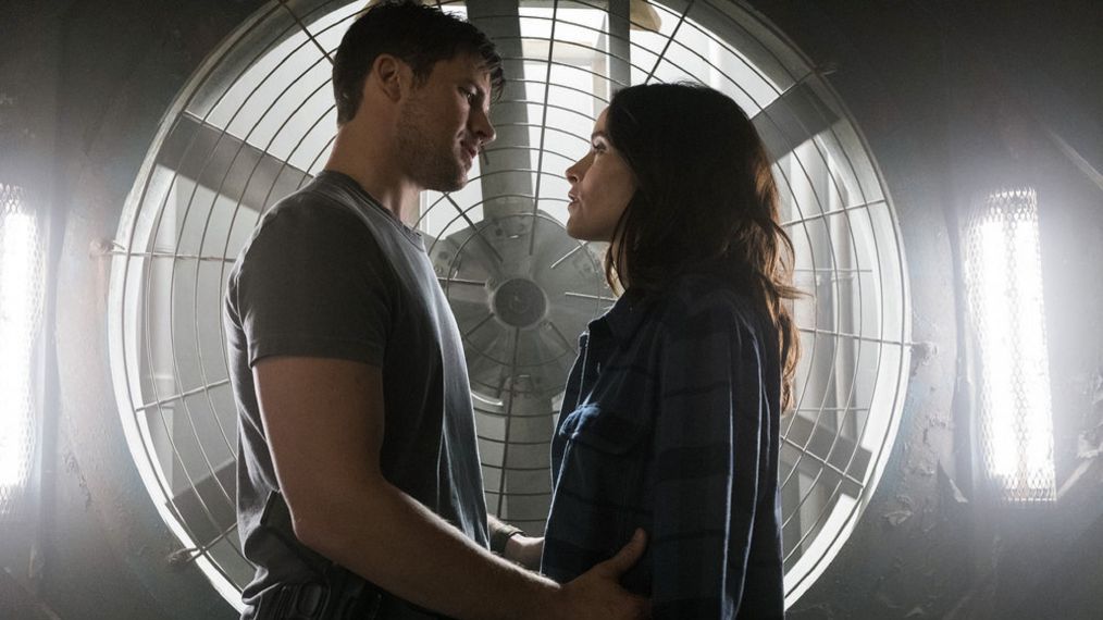 Timeless - Season 2 - Matt Lanter as Wyatt Logan, Abigail Spencer as Lucy Preston