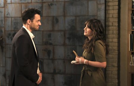 Jake Johnson and Zooey Deschanel in New Girl