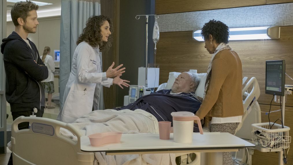 Matt Czuchry, Melina Kanakaredes, guest star Stephen McKinley Henderson and guest star Vernee Watson in the 'Elopement' episode of The Resident