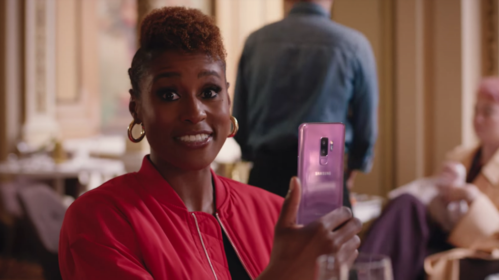 Issa Rae & Constance Wu Phone It in to Young Creators in Samsung's Oscar Ad (VIDEO)