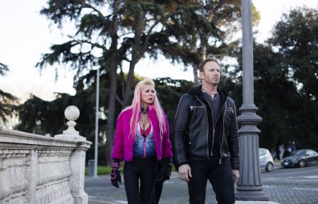 Sharknado 5: Global Swarming - Tara Reid as April Shepard and Ian Ziering as Fin Shepard