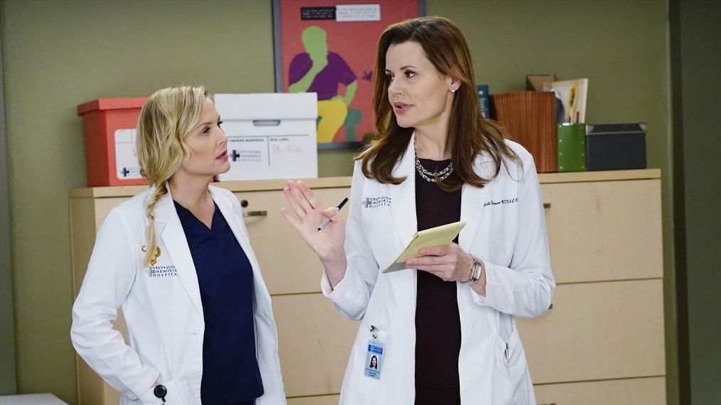 Jessica Capshaw as Dr. Arizona Robbins and Geena Davis as Dr. Nicole Herman