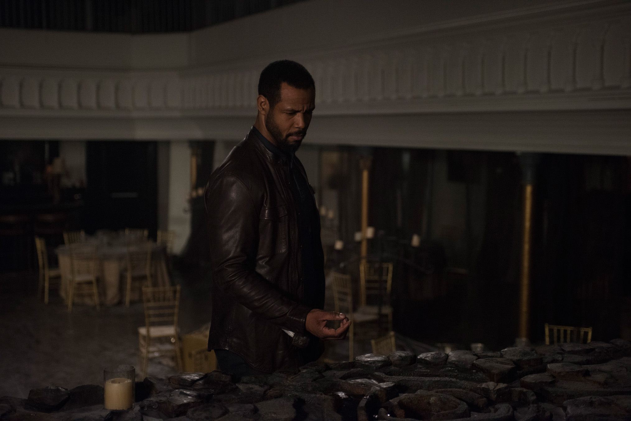 SHADOWHUNTERS - ISAIAH MUSTAFA