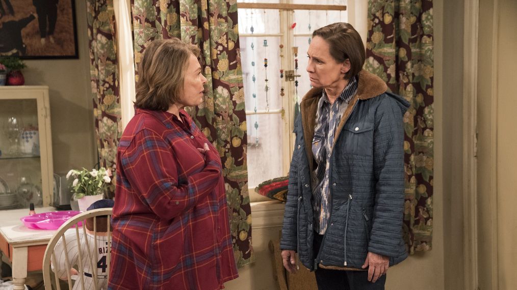 Roseanne Barr as Roseanne Conner and Laurie Metcalf as Jackie Harris on 'Roseanne'