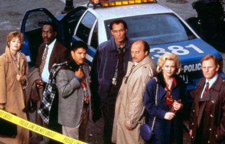 NYPD Blue - Sharon Lawrence, James McDaniel, Nicholas Turturro, Jimmy Smits, Dennis Franz, Gail O'Grady, Gordon Clapp