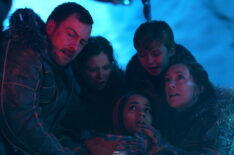 Lost In Space - Toby Stephens, Parker Posey, Taylor Russell, Maxwell Jenkins, Molly Parker