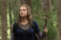 Eliza Taylor as Clarke in The 100