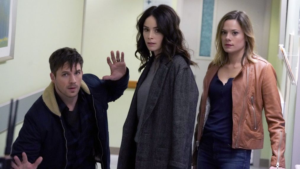 Timeless - Matt Lanter as Wyatt Logan, Abigail Spencer as Lucy Preston, Tonya Glanz as Jessica