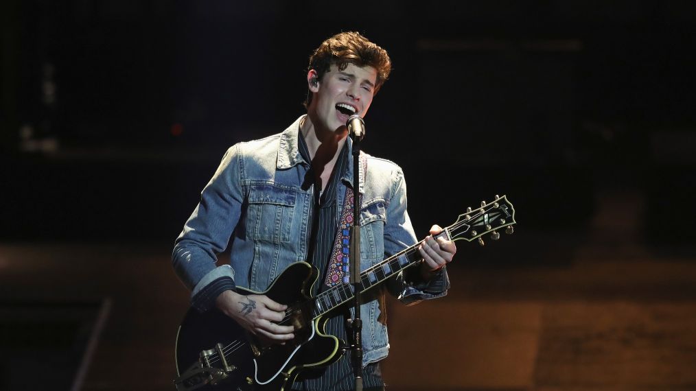 Shawn Mendes performs on stage during the Echo Award show at Messe Berlin on April 12, 2018