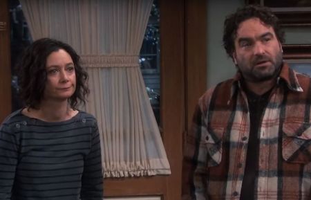 sara-gilbert-johnny-galecki