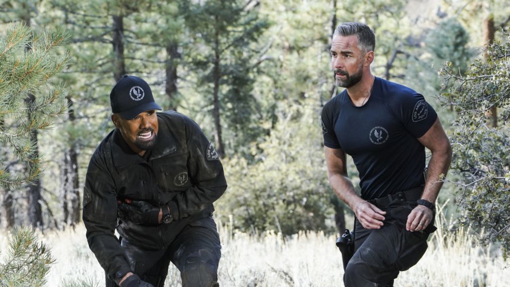 Shemar Moore as Daniel 'Hondo' Harrelson and Jay Harrington as David 'Deacon' Kay in SWAT - 'Hunted'