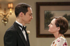 Sheldon Cooper (Jim Parsons) and Mary (Laurie Metcalf) in The Big Bang Theory - 'The Bow Tie Asymmetry'