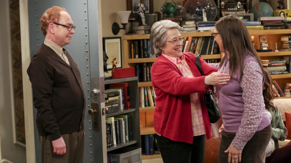 Mr. Fowler (Teller), Mrs. Fowler (Kathy Bates), and Amy Farrah Fowler (Mayim Bialik) in The Big Bang Theory - 'The Bow Tie Asymmetry'