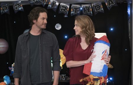 Splitting Up Together - Oliver Hudson and Jenna Fischer