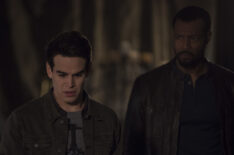 Alberto Rosende as Simon and Isaiah Mustafa as Luke in Shadowhunters