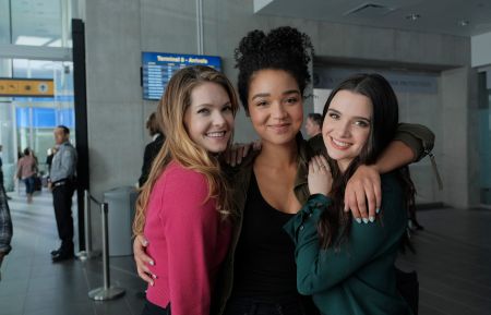 The Bold Type – Meghann Fahy, Aisha Dee, Katie Stevens – 'Feminist Army'