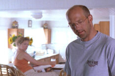 ER - Alex Kingston as Dr. Elizabeth Corday, Anthony Edwards as Dr. Mark Greene - 'On The Beach'