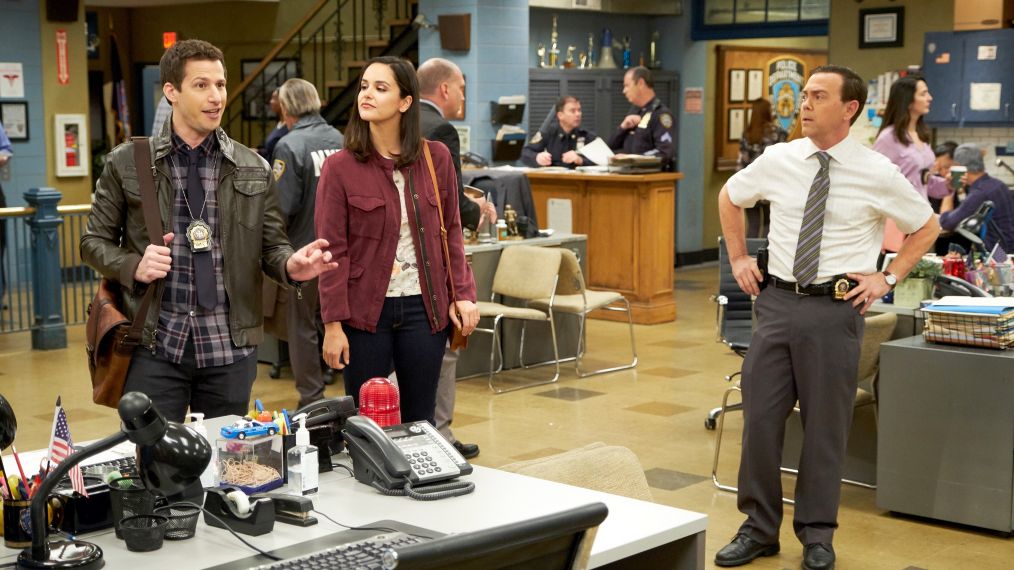 Andy Samberg as Jake Peralta, Melissa Fumero as Amy Santiago, Joe Lo Truglio as Charles Boyle kin Brooklyn Nine-Nine - Season 5