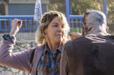 Jenna Elfman as Naomi - Fear the Walking Dead Season 4, Episode 4