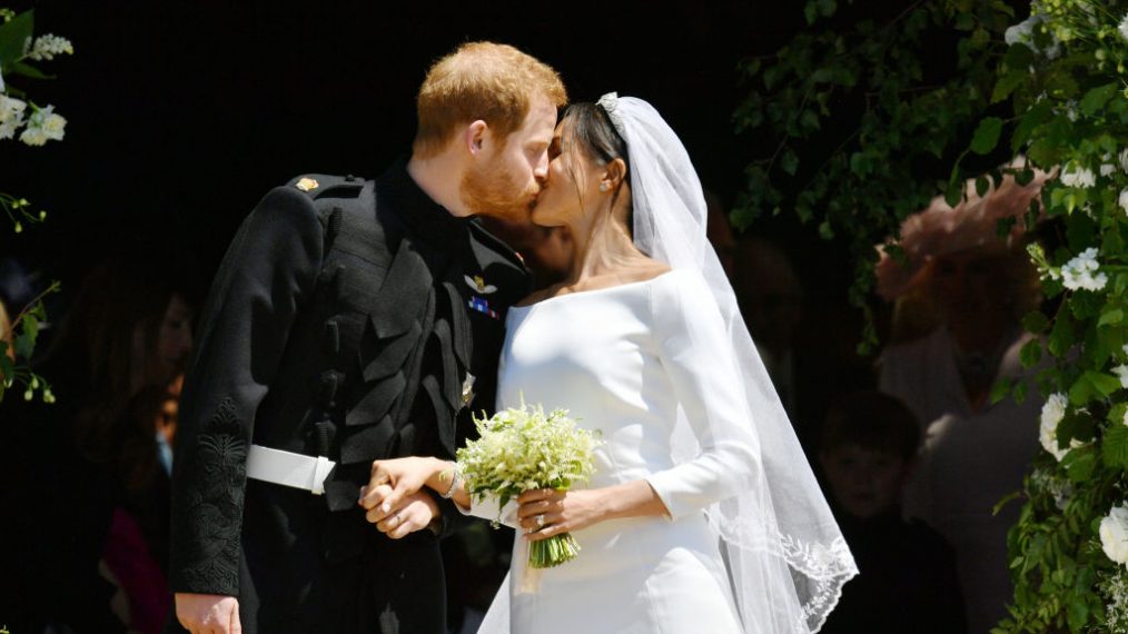 Prince Harry and Ms. Meghan Markle kiss - Windsor Castle