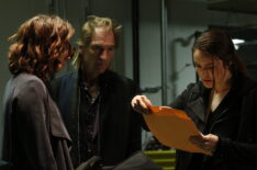 The Blacklist - Season 5 - Fiona Dourif as Jennifer, Julian Sands as Sutton Ross, Megan Boone as Elizabeth Keen