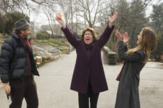 Behind the scenes of The Americans: director Stefan Schwartz, Margo Martindale, and Keri Russell