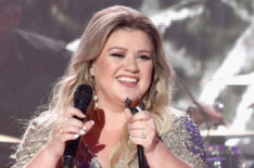 Kelly Clarkson performs onstage during Dick Clark's New Year's Rockin' Eve with Ryan Seacrest 2018