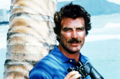 Magnum P.I. - Tom Selleck holding up binoculars, circa 1985