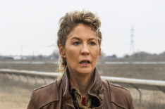 Jenna Elfman as Naomi - Fear the Walking Dead - Season 4, Episode 7