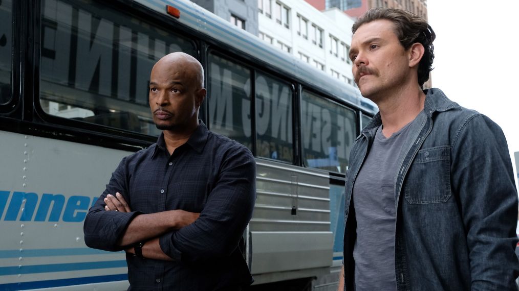 Damon Wayans and Clayne Crawford in the 'Funny Money' winter premiere episode of Lethal Weapon