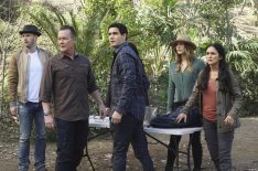 Eddie Kaye Thomas, Robert Patrick, Elyes Gabel, Katharine McPhee, Rebeka Montoya in Scorpion - Season 5, 'Monkey See, Monkey Poo'