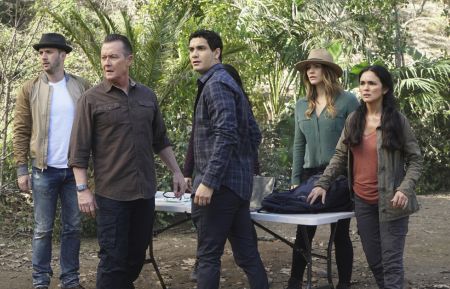 “Monkey See, Monkey Poo” – To stop a dangerous virus from spreading, Team Scorpion must locate a rare endangered monkey in the Amazon that has the antibody for the cure. Also, Toby and Happy see a counselor (guest star Penn Jillette returns) to prepare for matrimony, on SCORPION, Monday, March 13 (10:00-11:00 PM, ET/PT) on the CBS Television Network. Pictured:Eddie Kaye Thomas, Robert Patrick, Elyes Gabel, Katharine McPhee, Rebeka Montoya. Photo: Monty Brinton/CBS ©2017 CBS Broadcasting, Inc. All Rights Reserved