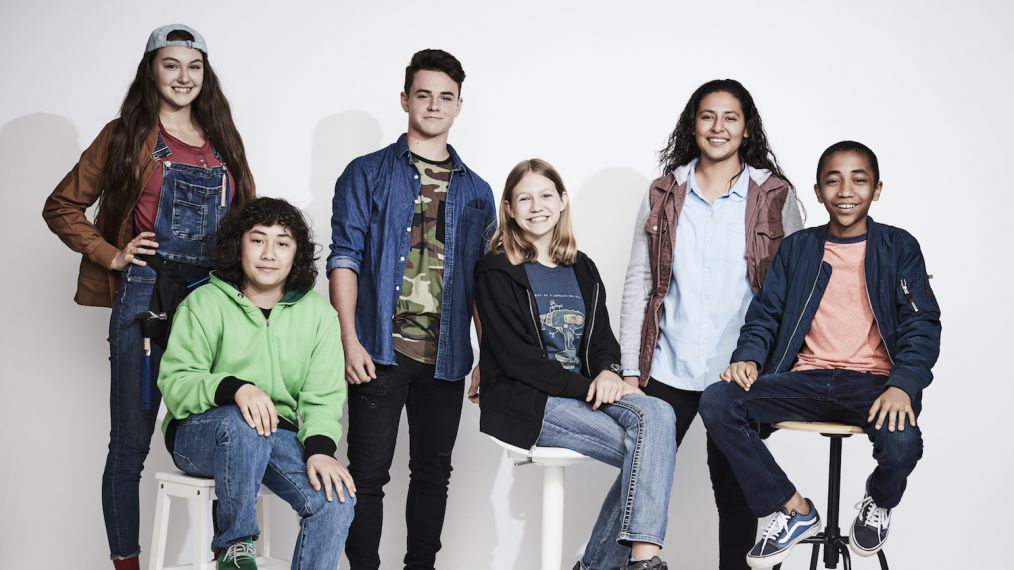Rachel Pizzolato, Elijah Horland, Jesse Lawless, Allie Weber, Valerie Castillo and Cannan Huey-You from Mythbusters Jr. on Discovery Channel