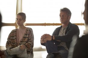 The First - Denise Hagerty (Anna Jacoby-Heron) and Tom Hagerty (Sean Penn)