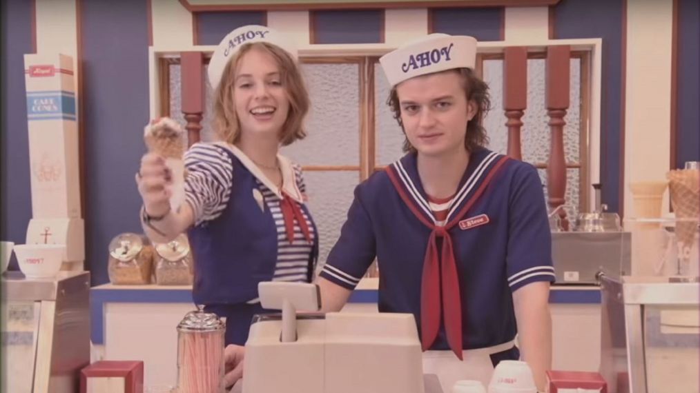 Stranger Things - Maya Hawke and Joe Keery serving ice cream