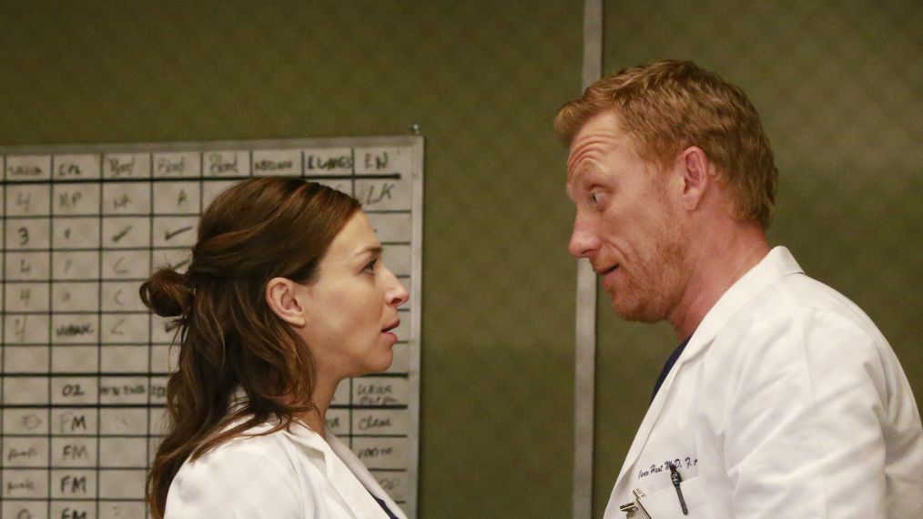 Amelia Shepherd (Caterina Scorsone) and Owen Hunt (Kevin McKidd) in Grey’s Anatomy