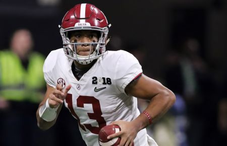 COLLEGE FOOTBALL - Tua Tagovailoa- JAN 08 CFP National Championship - ATLANTA, GA - JANUARY 08: Alabama Crimson Tide quarterback Tua Tagovailoa (13) during the College Football Playoff National Championship Game between the Alabama Crimson Tide and the Georgia Bulldogs on January 8, 2018 at Mercedes-Benz Stadium in Atlanta, GA. (Photo by Michael Wade/Icon Sportswire via Getty Images)