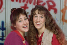 Square Pegs - Amy Linker as Lauren Hutchinson and Sarah Jessica Parker as Patty Greene