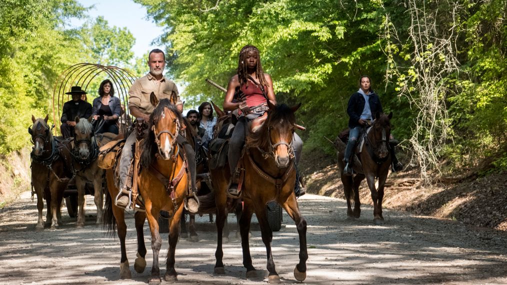 The Walking Dead - Seth Gilliam, Pollyanna McIntosh, Andrew Lincoln, Danai Gurira, Alanna Masterson - Seth Gilliam as Father Gabriel Stokes, Pollyanna McIntosh as Jadis/Anne, Andrew Lincoln as Rick Grimes, Danai Gurira as Michonne, Alanna Masterson as Tara Chambler - The Walking Dead _ Season 9, Episode 1 -